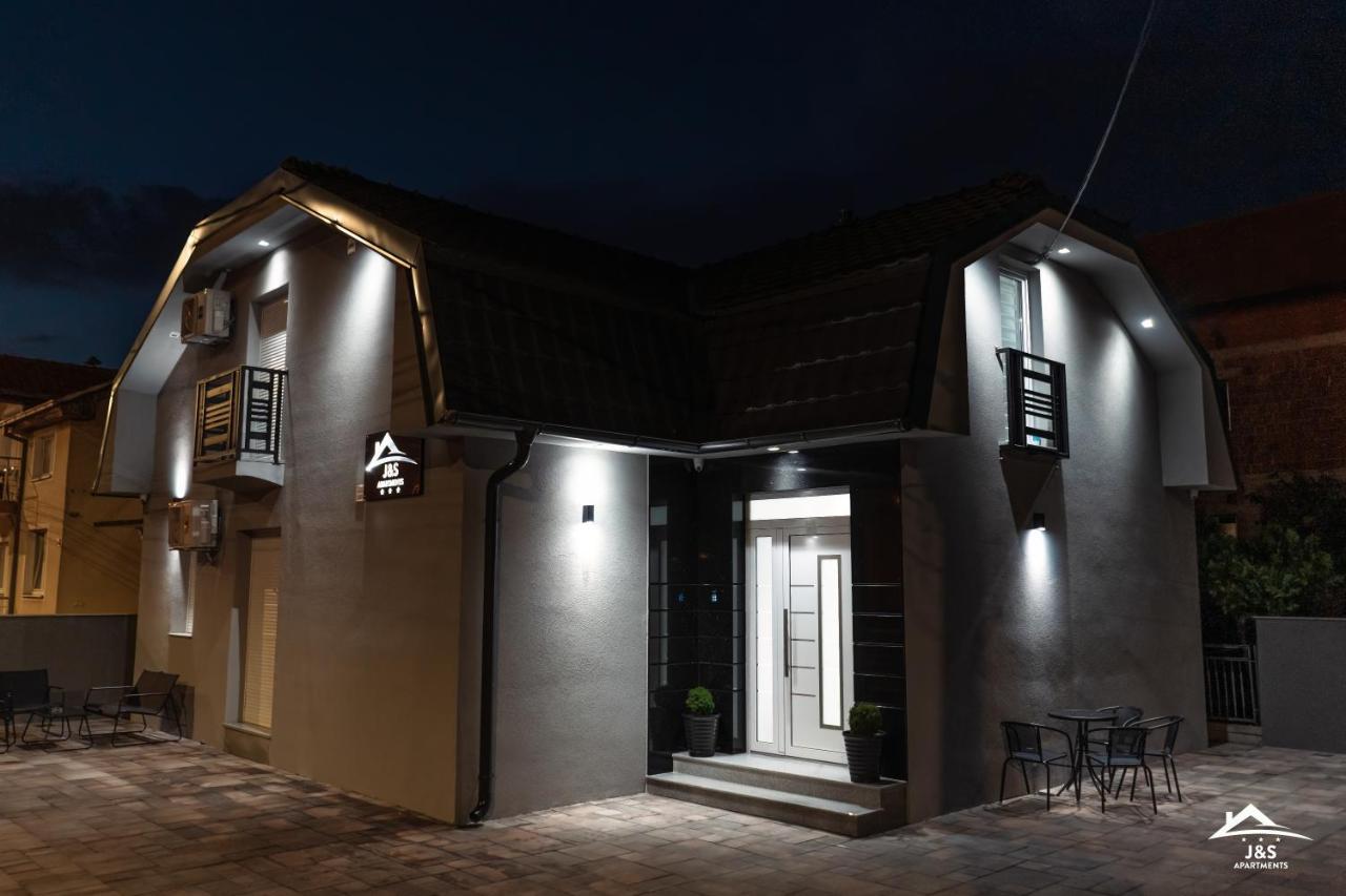 J&S Apartments Nis Exterior photo